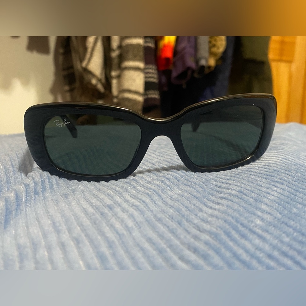 Ray•Ban sunglasses (Style No. RB 4122) - Picture 10 of 16